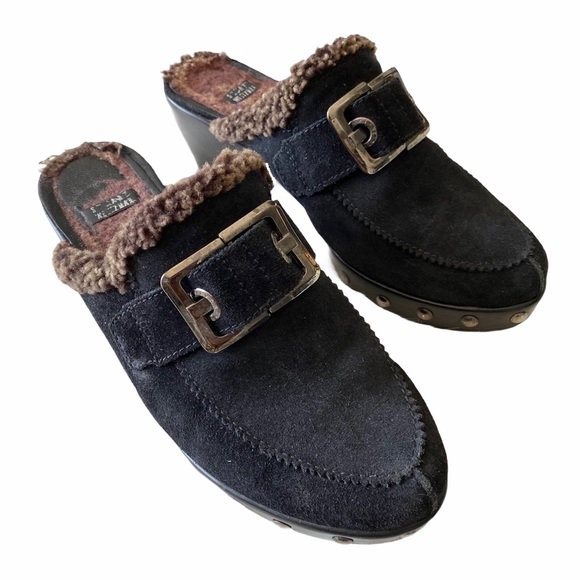Stuart Weitzman ✦ Shearling Lined Suede Clog - Picture 3 of 10